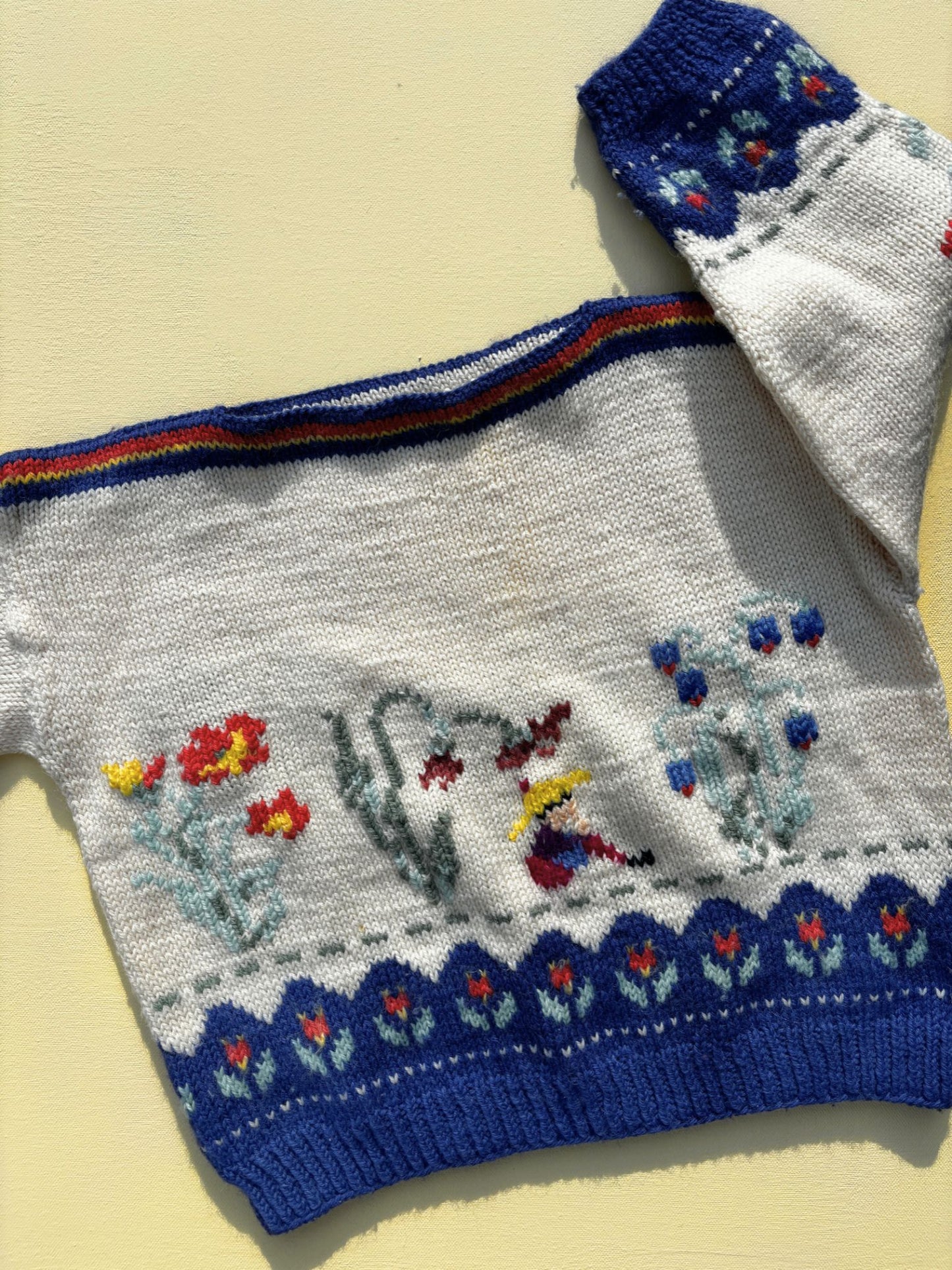 Hand knitted Sweater Age 6-8 Years